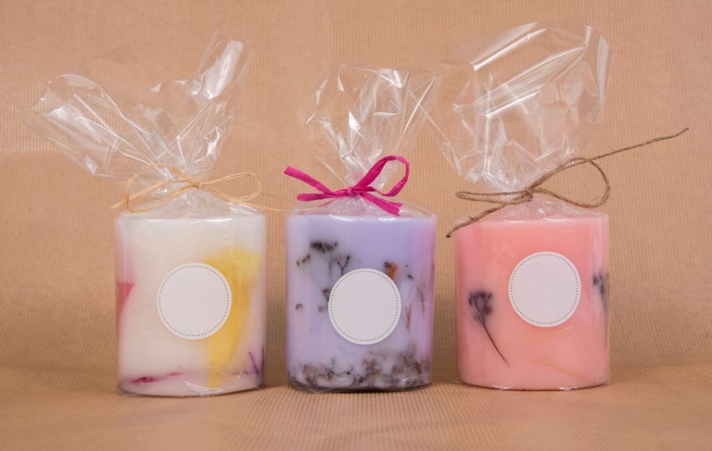velas envueltas con papel celofan