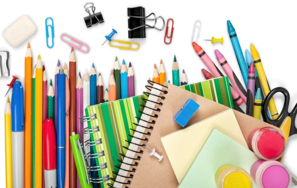 Aparece diferentes materiales escolares para la vuelta al cole